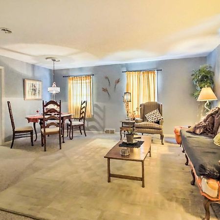 Artsy Getaway About 8 Miles To Downtown Kansas City! Индипендънс Екстериор снимка